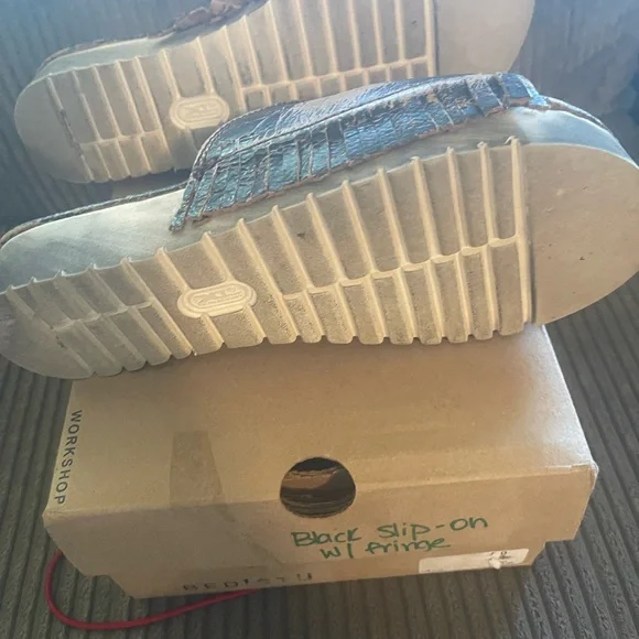 BED|STU Black and Tan Leather Sandals with Distressed Finish - Picture 5 of 7